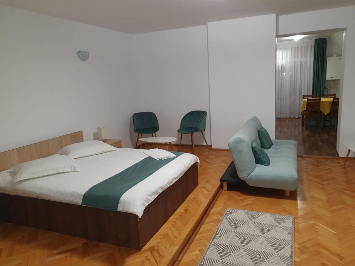 Studio Apartments Alba Iulia Exterior photo