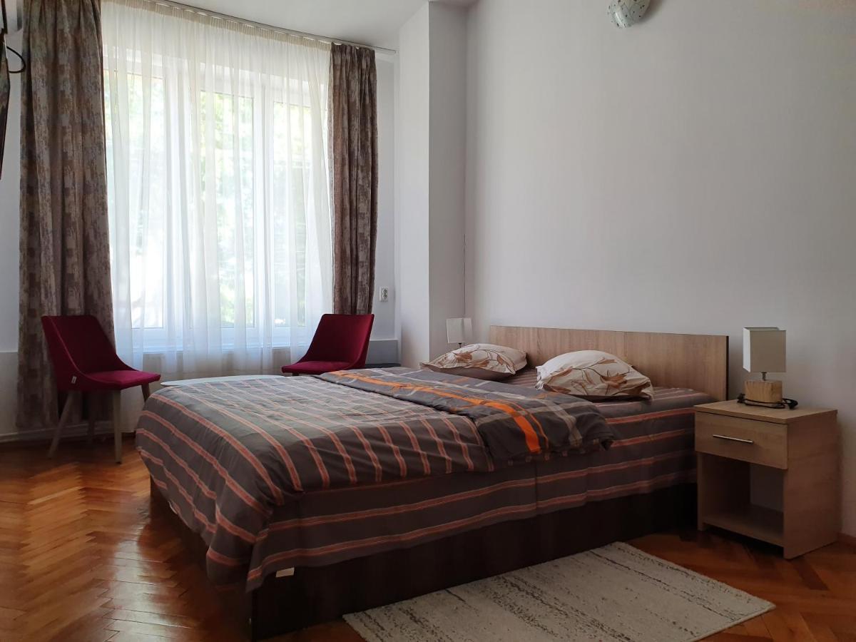 Studio Apartments Alba Iulia Exterior photo